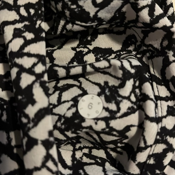 Lululemon Patterned Shorts - Picture 4 of 5